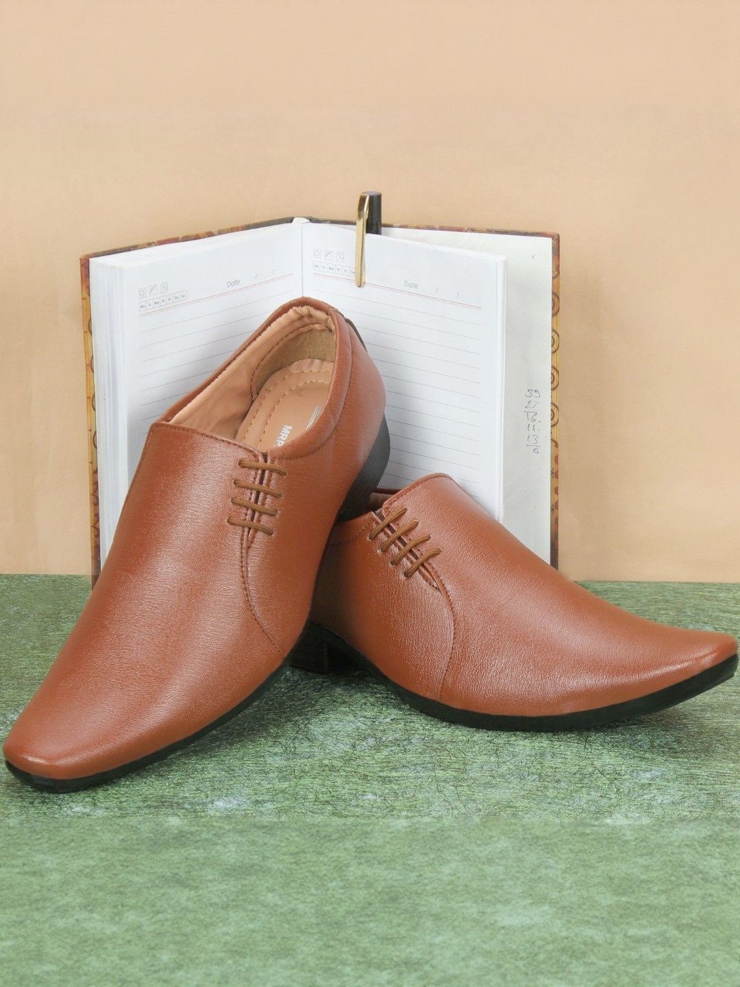 Groofer Men Synthetic Leather Formal Shoes