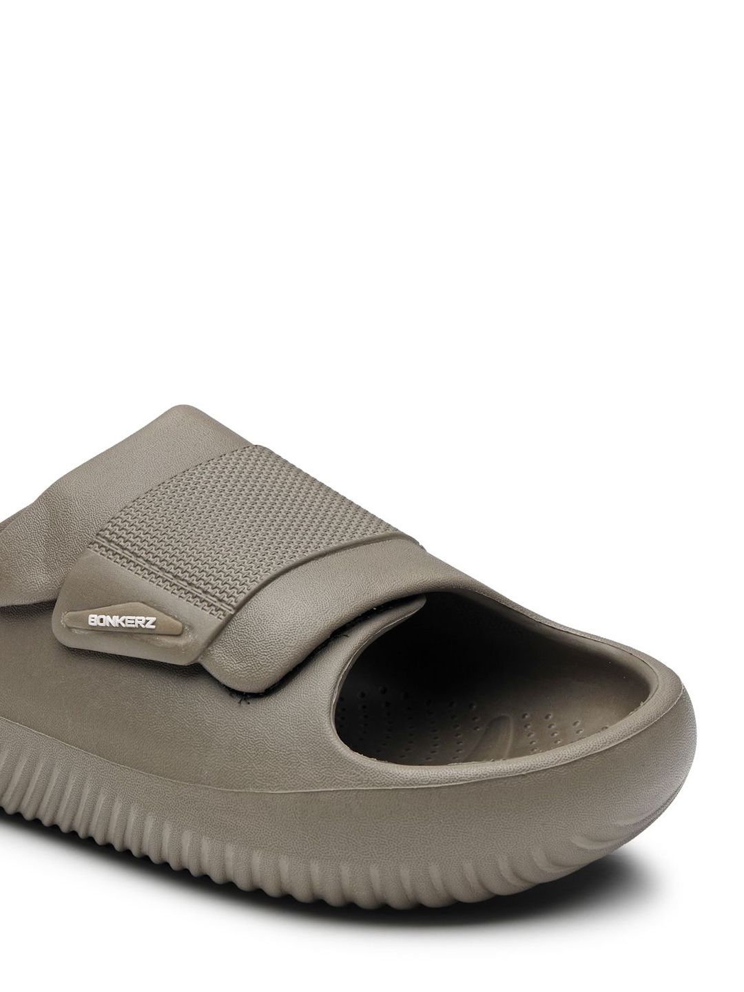 Buy Bonkerz Men Casual Sliders - Flip Flops for Men 36618252 | Myntra