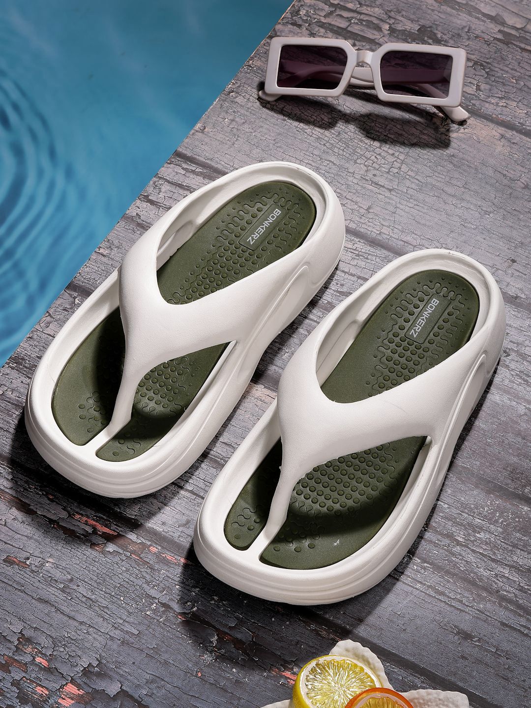 Bonkerz Men Colourblocked Thong Flip-Flops