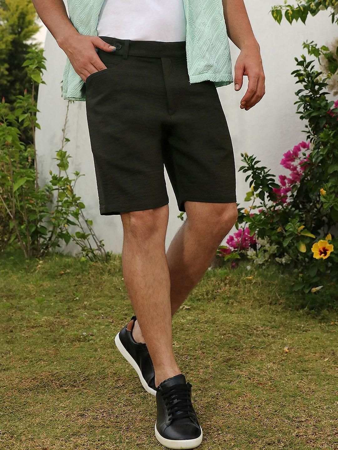 CAHOOT Men Regular Fit Mid-Rise Linen Shorts