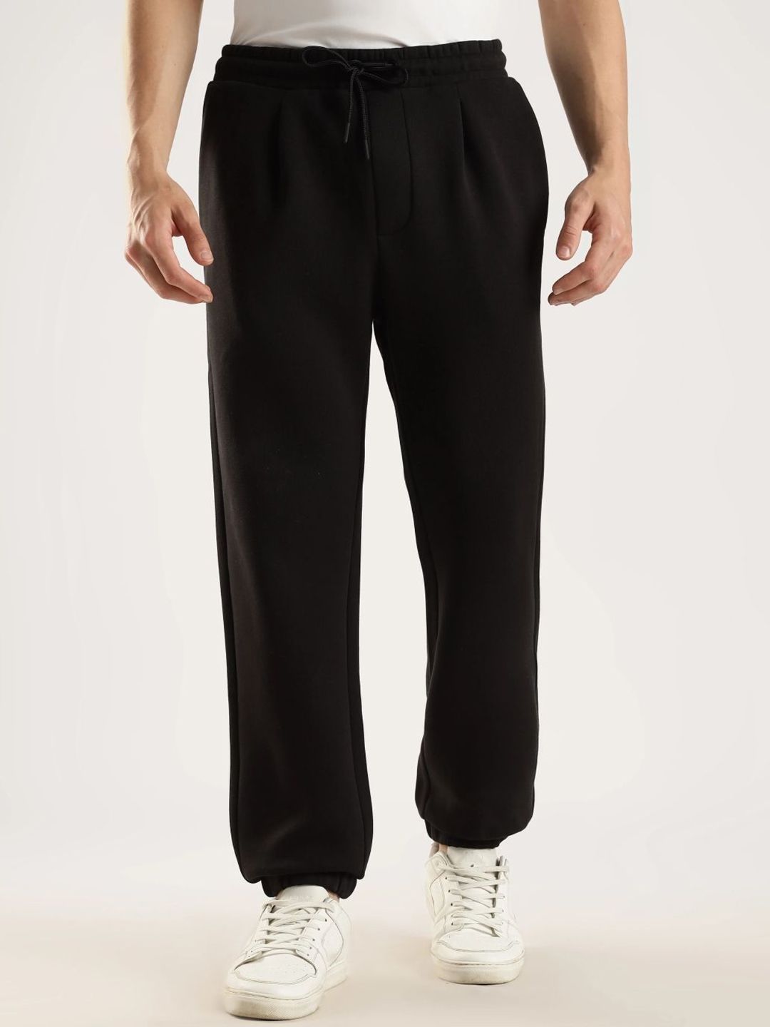Calvin Klein Jeans Men Mid-Rise Relaxed-Fit Joggers
