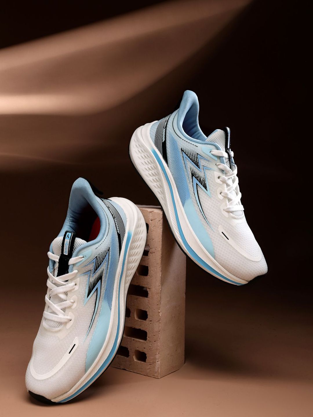 Action Mesh Running Non-Marking Shoes