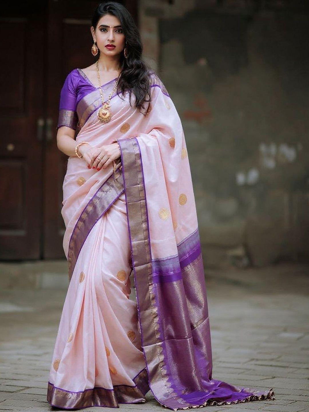 VILLE FASHION Woven Design Banarasi Sillk Saree