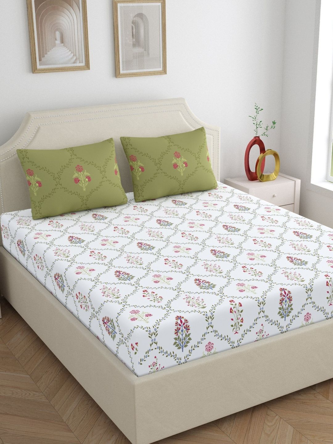 Home Ecstasy Green & White Floral Printed Cotton 140 TC King Bedsheet 2.20 m X 2.74 m