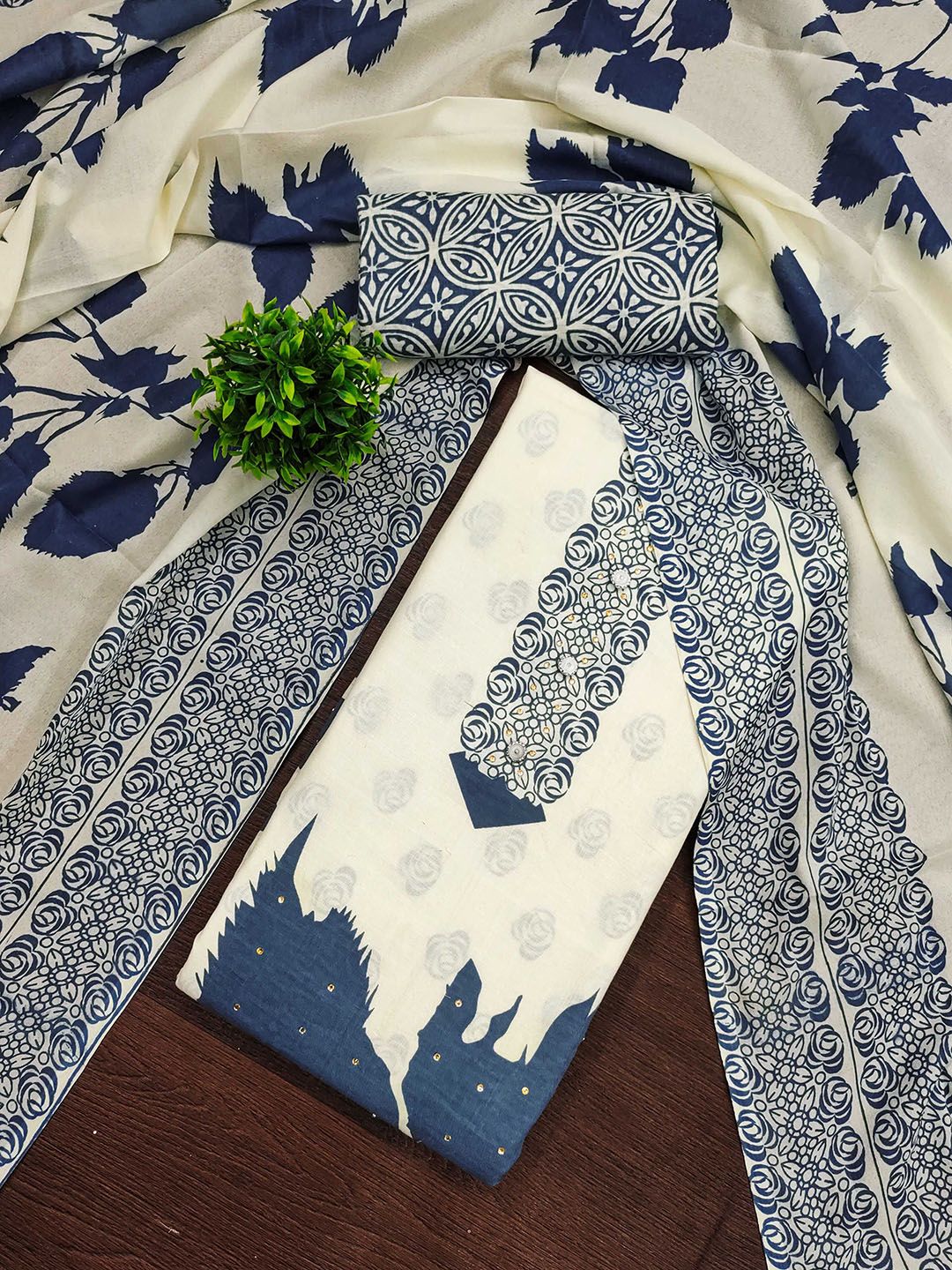 SHADOW & SAINING Floral Printed Beads & Stones Unstitched Dress Material