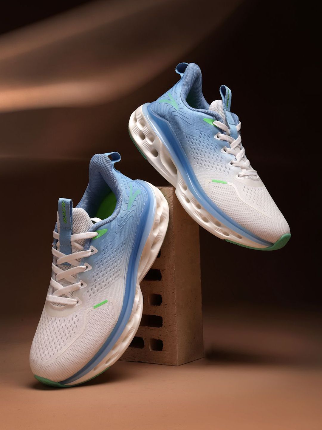Action Men Mesh Running Non-Marking Sports Shoes
