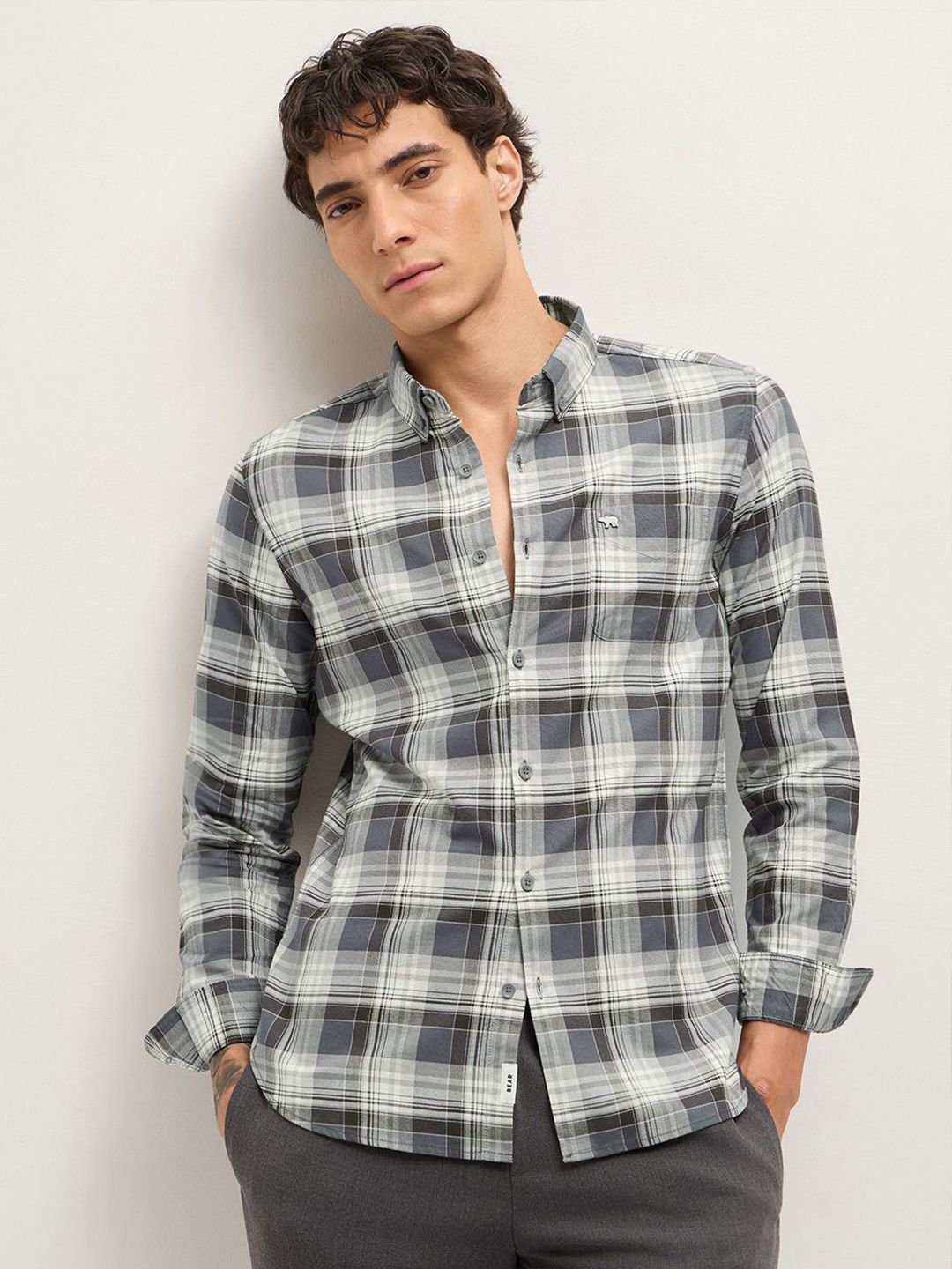 THE BEAR HOUSE Men Slim Fit Tartan Checked Button-Down Collar Pure Cotton Casual Shirt
