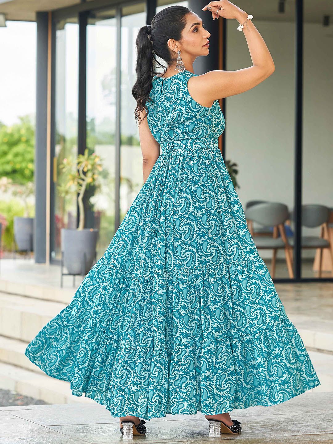 sachin and babi light blue dress What Does Resort Casual Mean for Men?