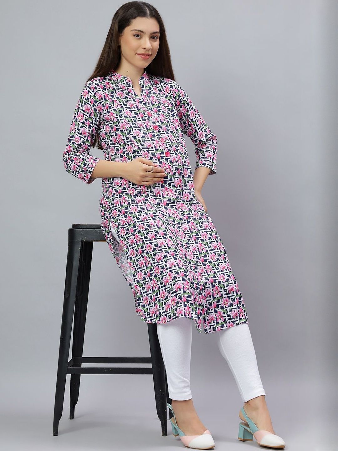 Mammas Maternity Women Floral Printed V-Neck Maternity Kurti