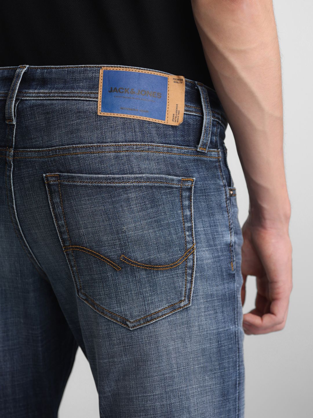 Slim Fit Low-Rise Light Fade Stretchable Jeans