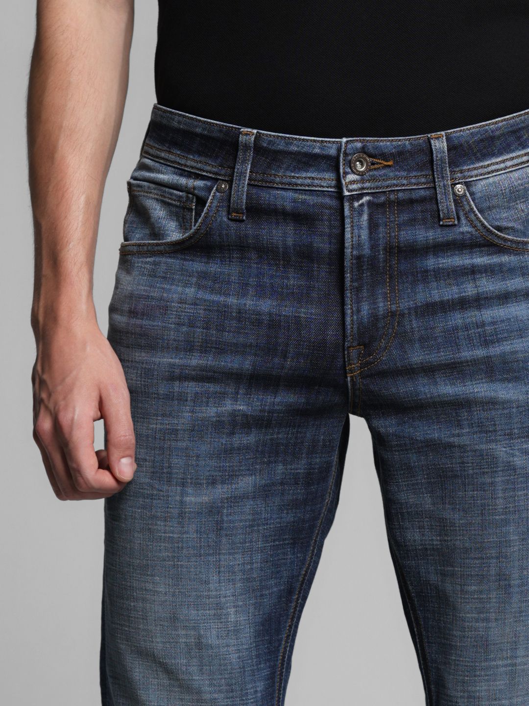 Slim Fit Low-Rise Light Fade Stretchable Jeans