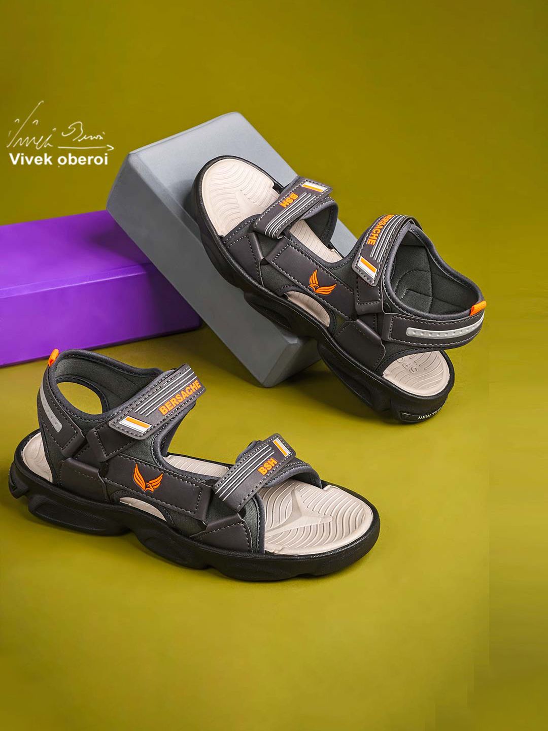 BERSACHE Men Grey Flexible Sandals