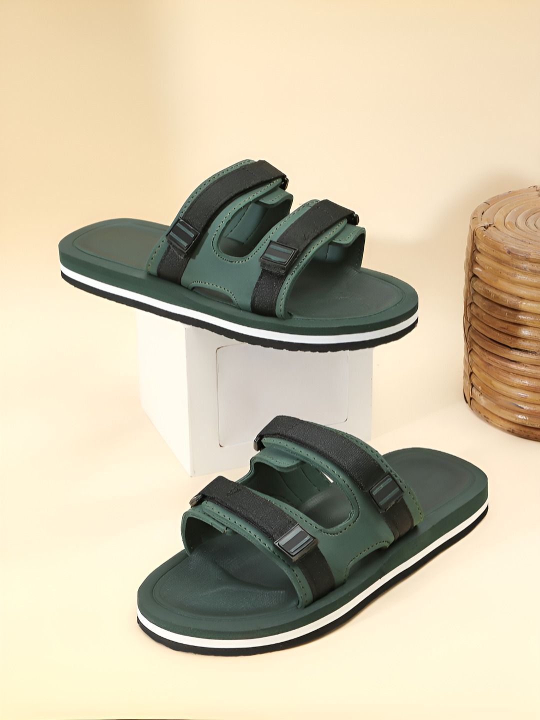 glitchez Men Colourblocked Sliders