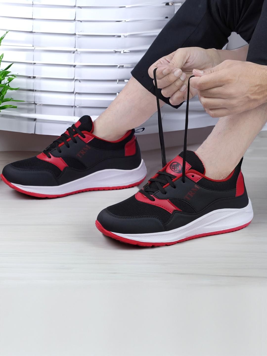 TRM Men Black Walking Shoes