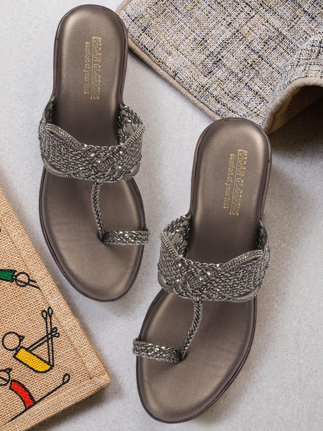 madam glorious Women Embellished Open Toe Wedge Sandals