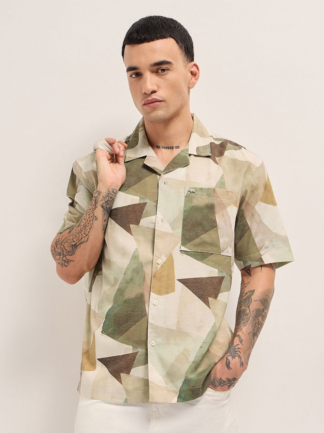THE BEAR HOUSE Men Oversized Fit Abstract Printed Cuban Collar Casual Shirt