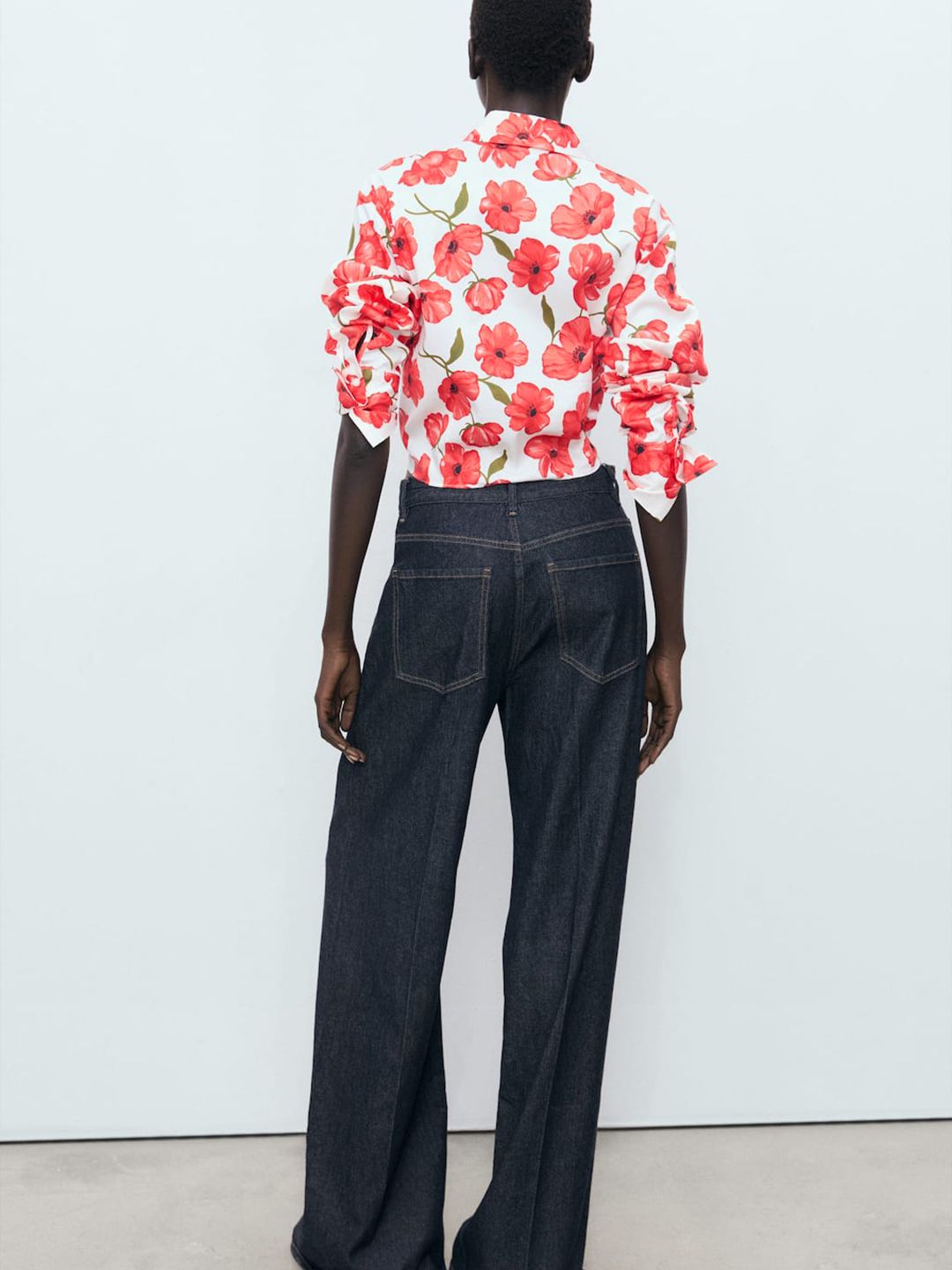 Floral Printed Cutaway Collar Tie-Up Detail Crop Shirt