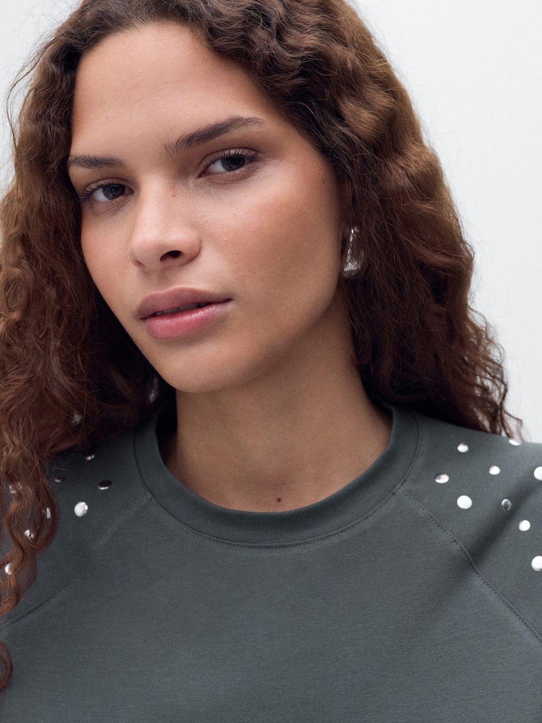 Embellished Raglan Sleeves T-shirt