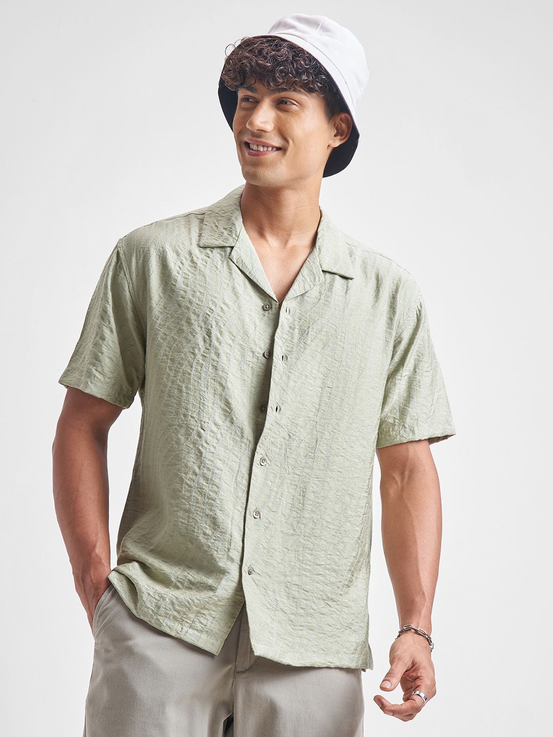 HIGHLANDER Men Relaxed Fit Textured Cuban Collar Casual Shirt