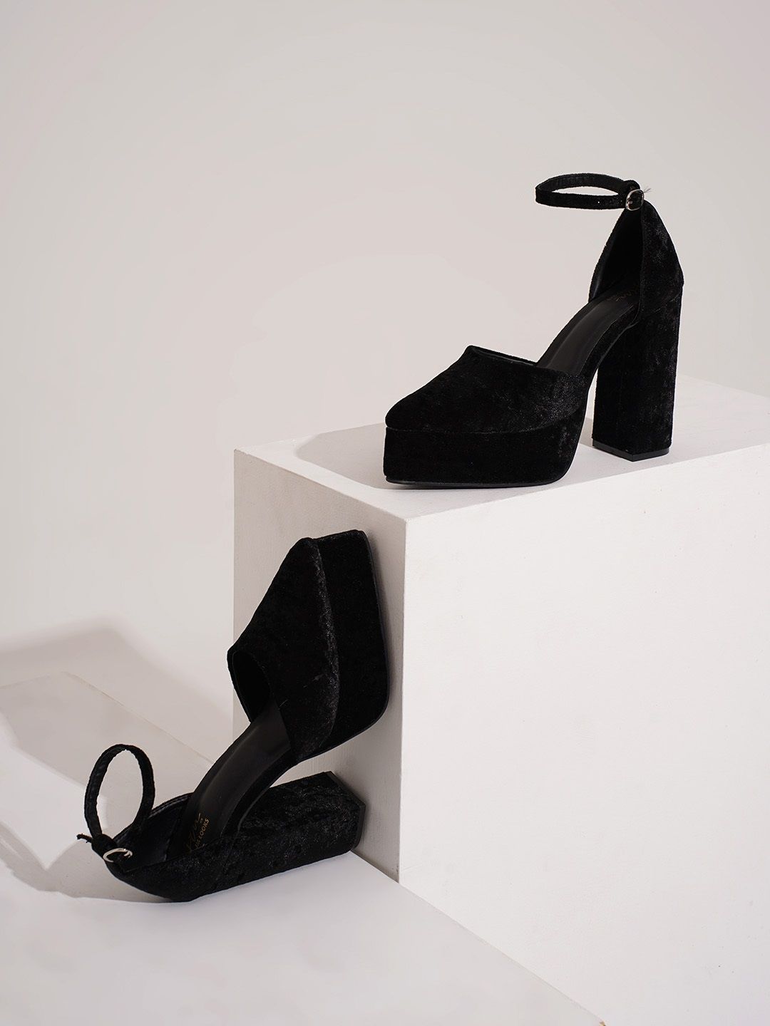 JM Looks JM Looks Women Pointed Toe Block Mules Heels Sandals