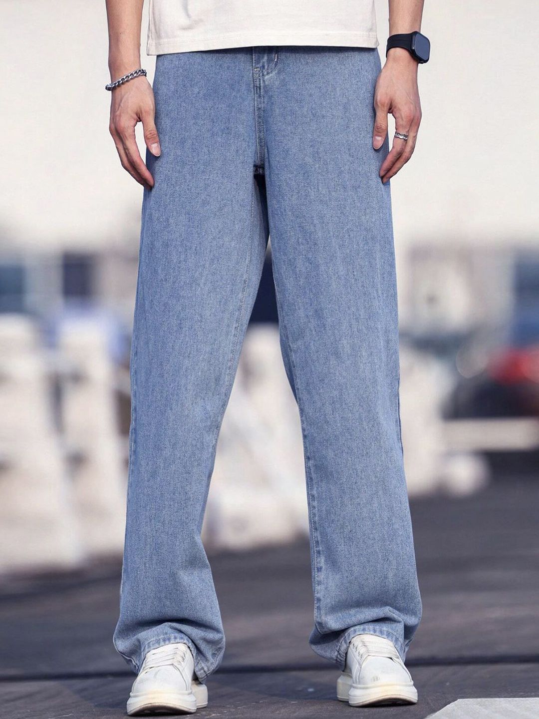 MASTERLY WEFT Men Straight Fit Mid-Rise Light Fade Stretchable Jeans