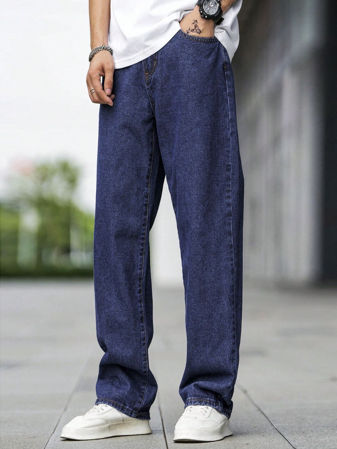 MASTERLY WEFT Men Straight Fit Mid-Rise Stretchable Jeans