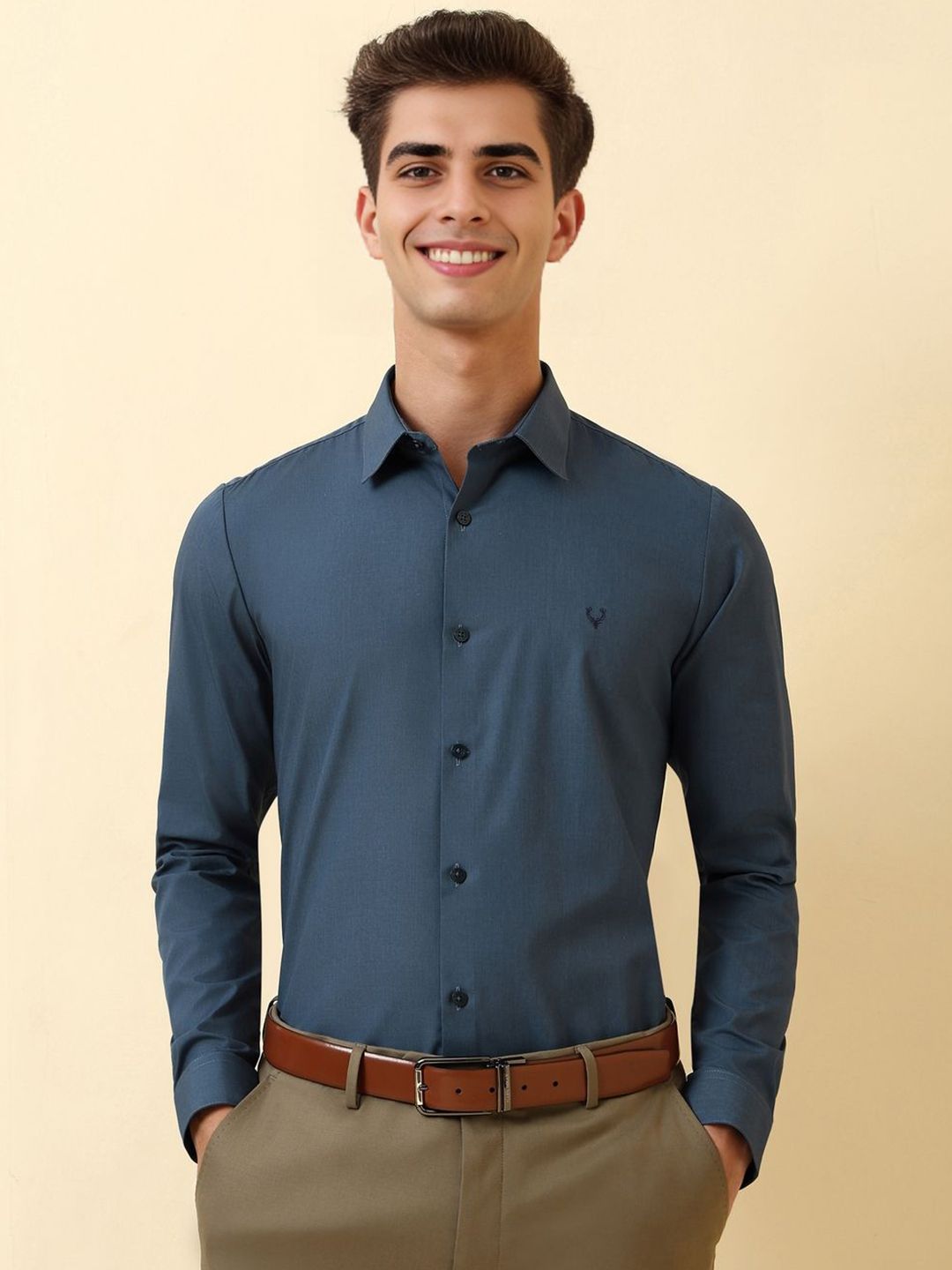 Allen Solly Men Slim Fit Solid Spread Collar Formal Shirt