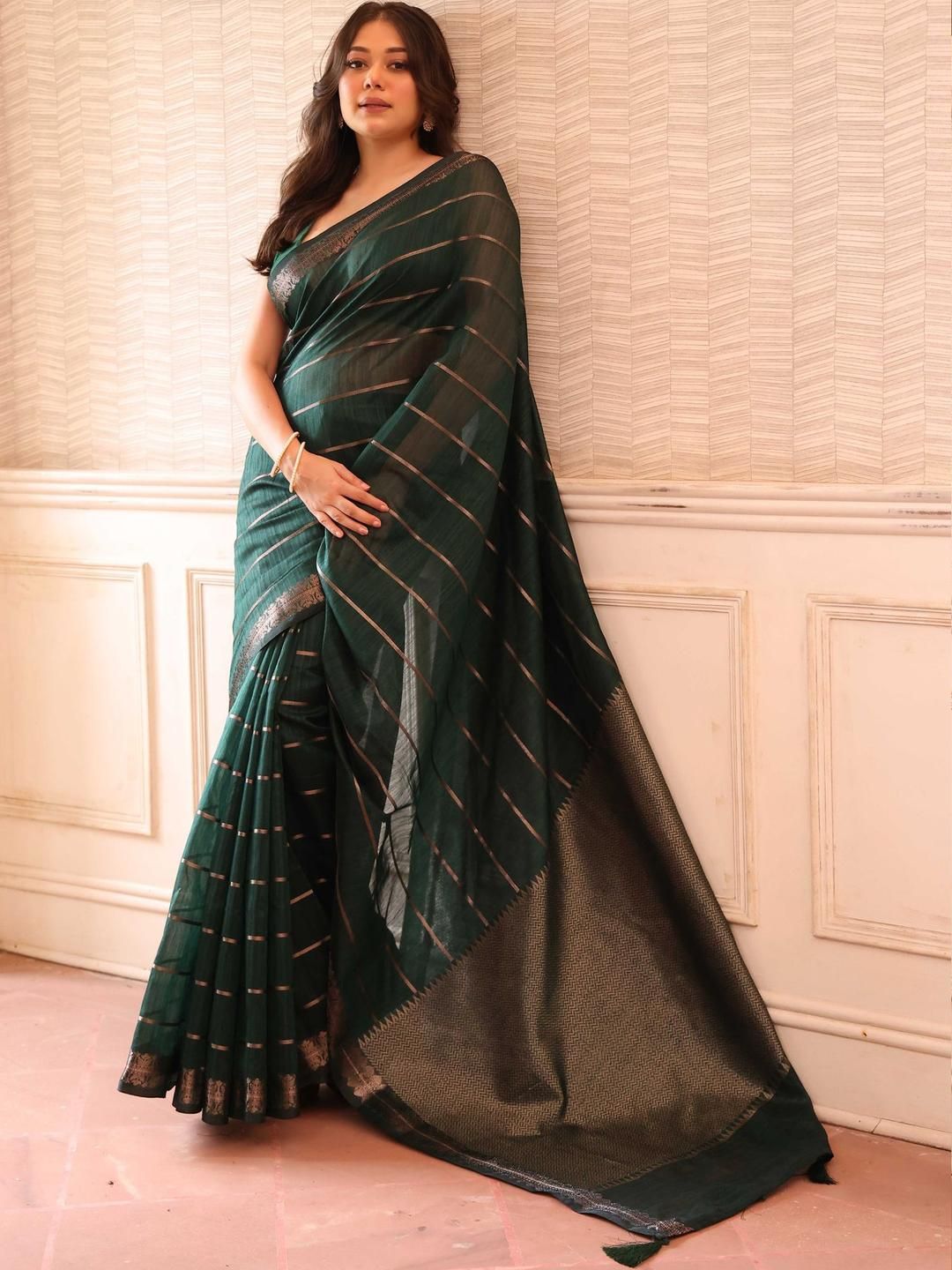 HERE&NOW X Kavvya Woven Design Silk Cotton Saree With Blouse Piece