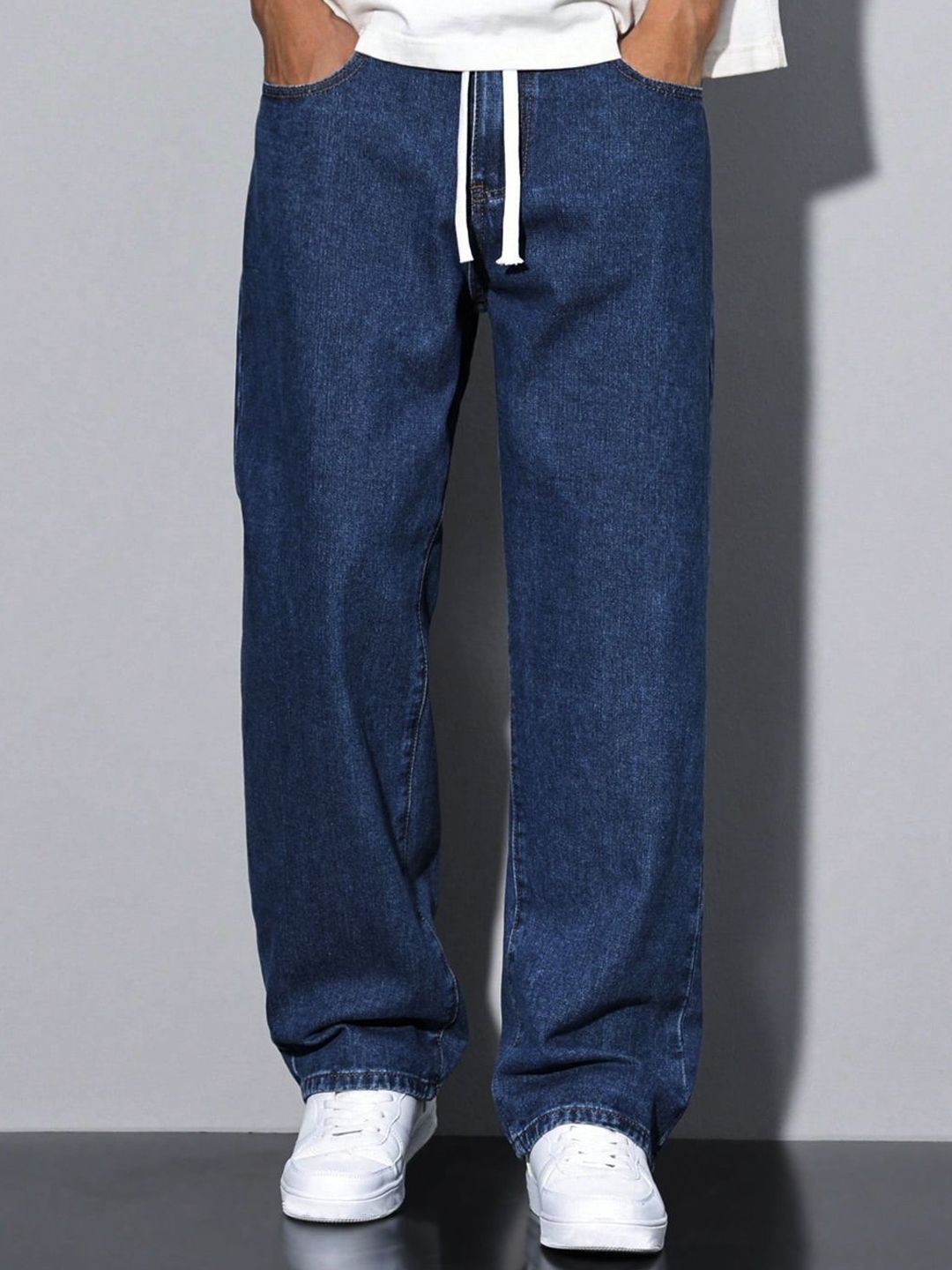 MASTERLY WEFT Men Straight Fit Mid-Rise Stretchable Jeans