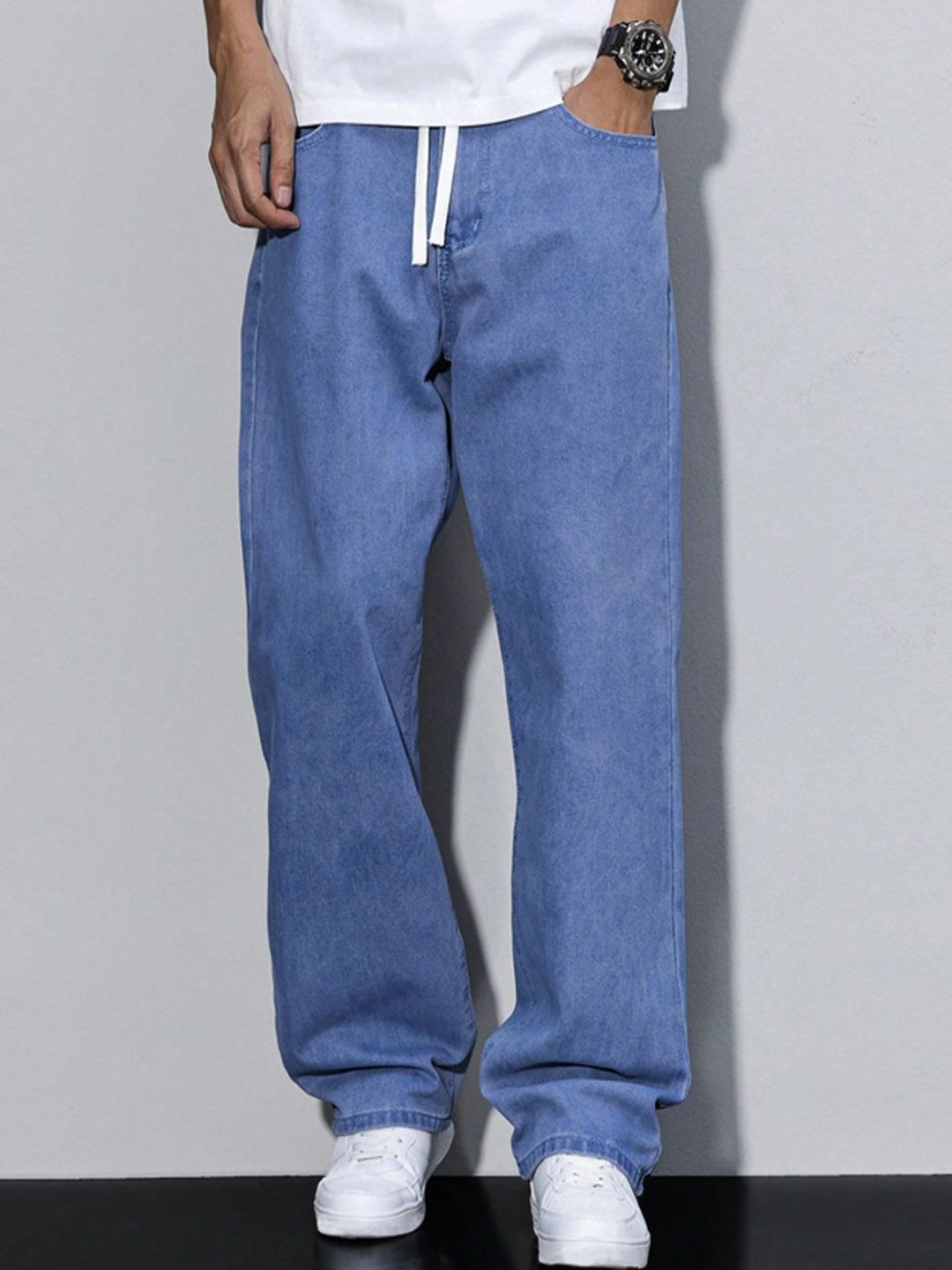 MASTERLY WEFT Men Straight Fit Mid-Rise Stretchable Jeans