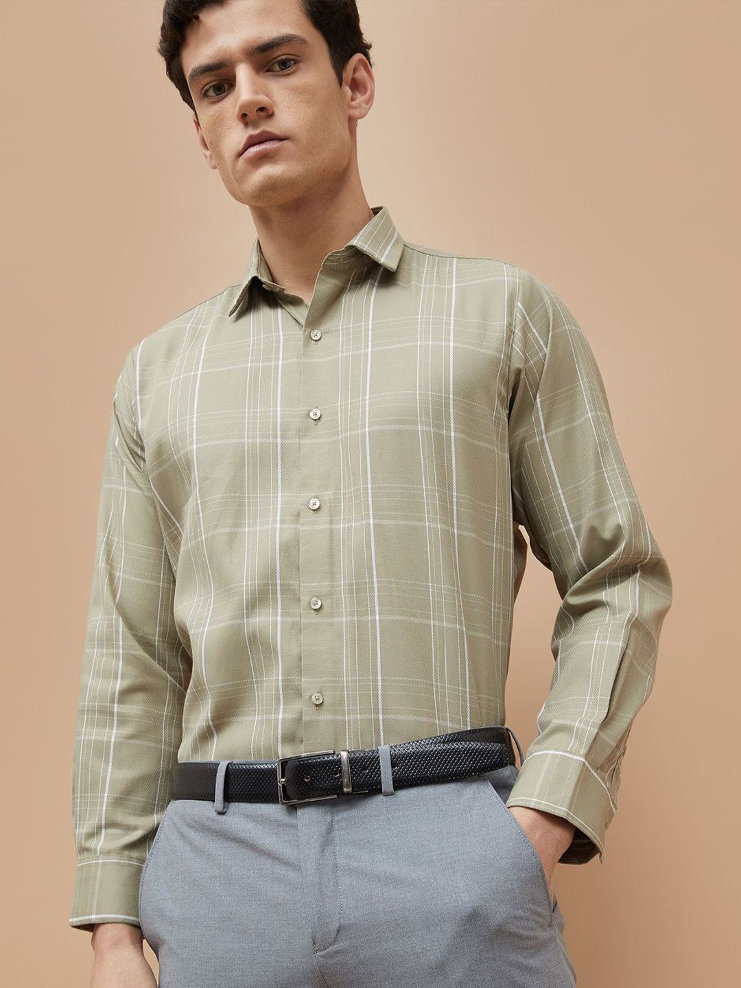 CODE by Lifestyle Men Slim Fit Windowpane Checked Spread Collar Cotton Formal Shirt