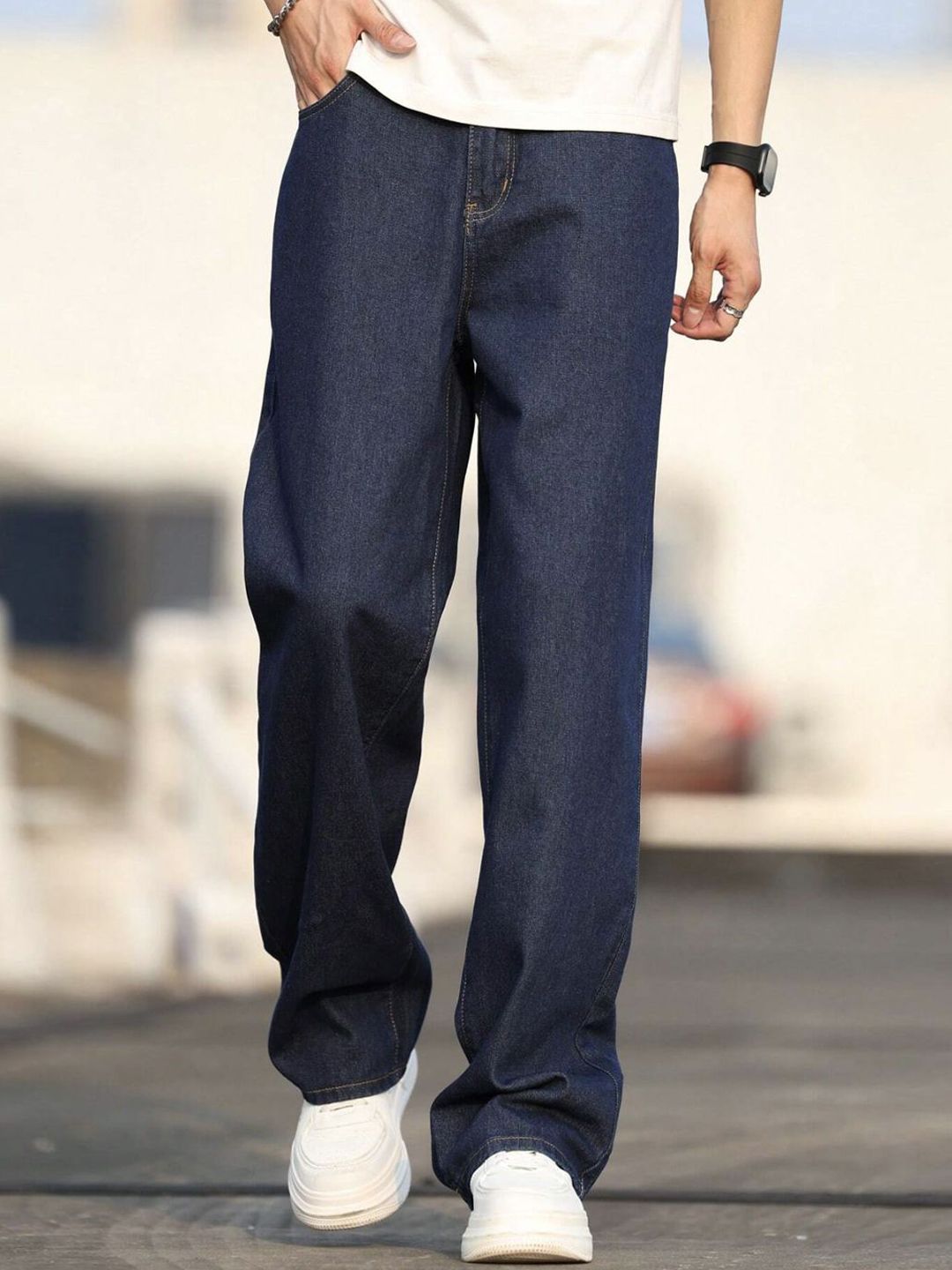MASTERLY WEFT Men Straight Fit Mid-Rise Stretchable Jeans