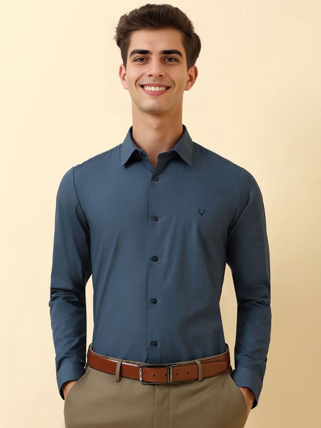 Allen Solly Men Slim Fit Solid Spread Collar Formal Shirt