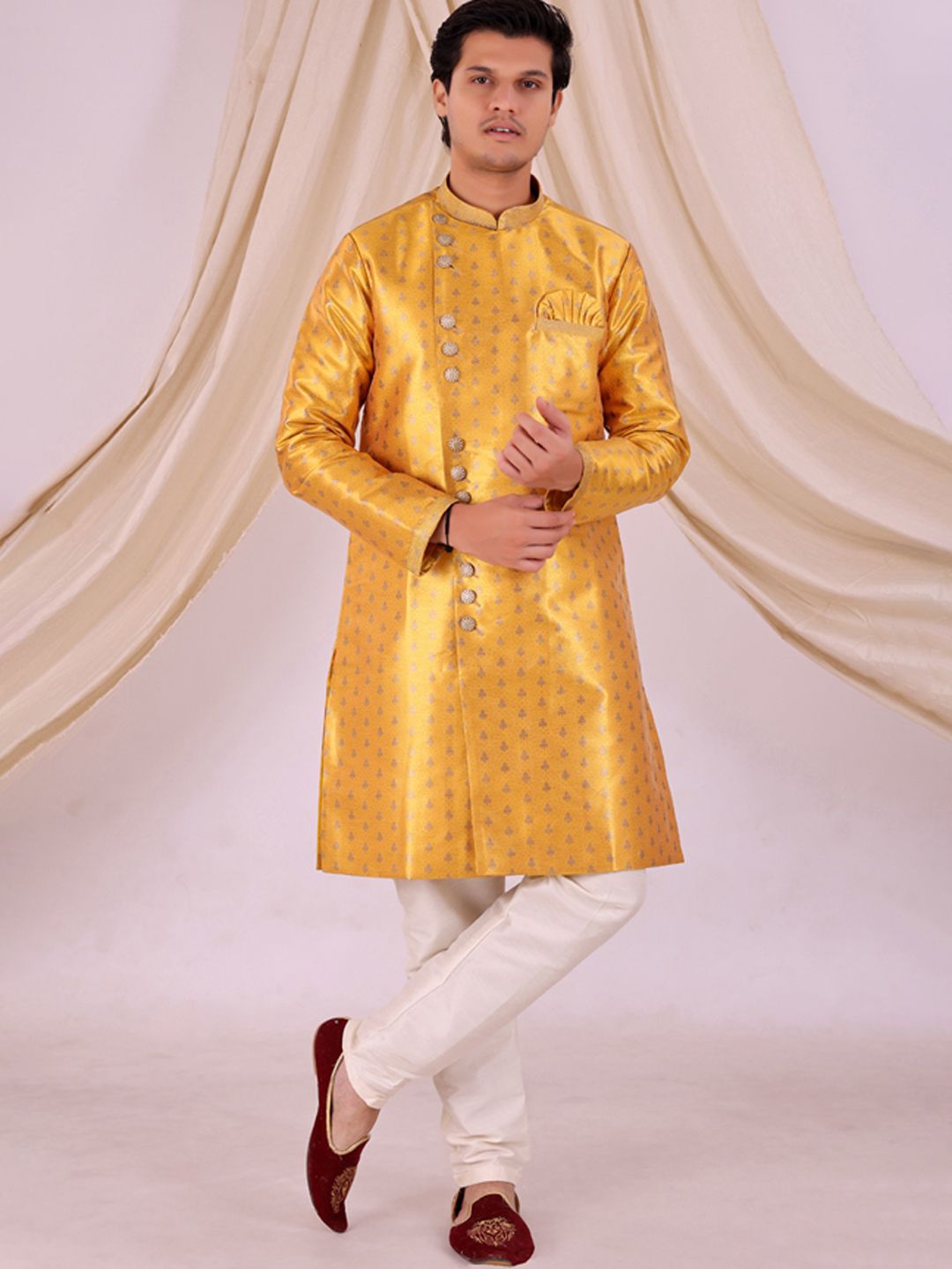 Desibutik Floral Woven Design Mandarin Collar Sherwani With Pyjama