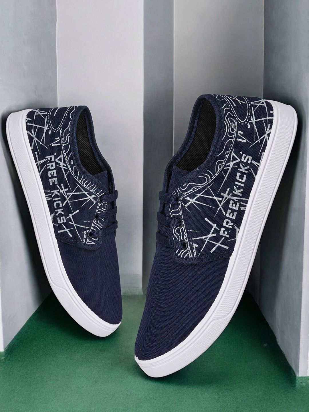Spotwalk Men Printed Canvas Running Shoes