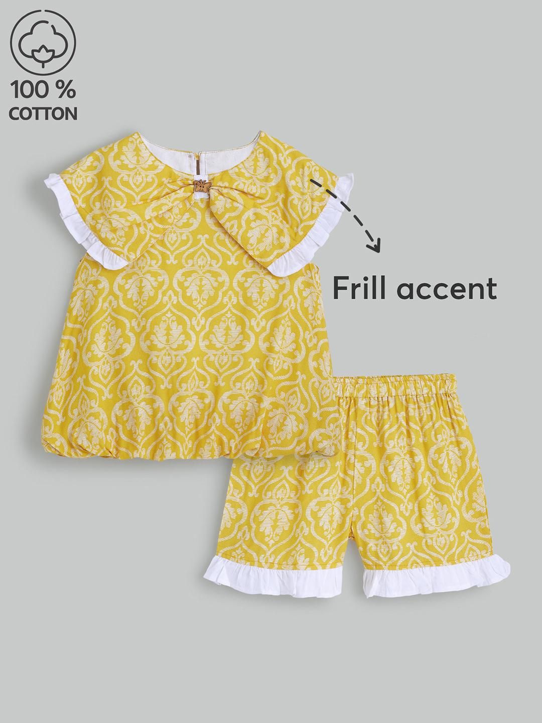 2-Pc Damask Blouse & Shorts