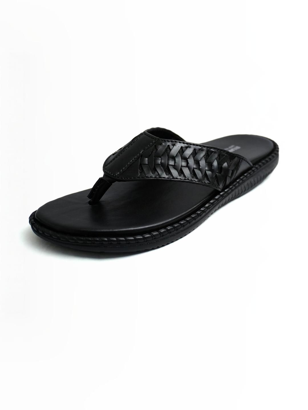 RUNRAVE Men Black Flip Flops