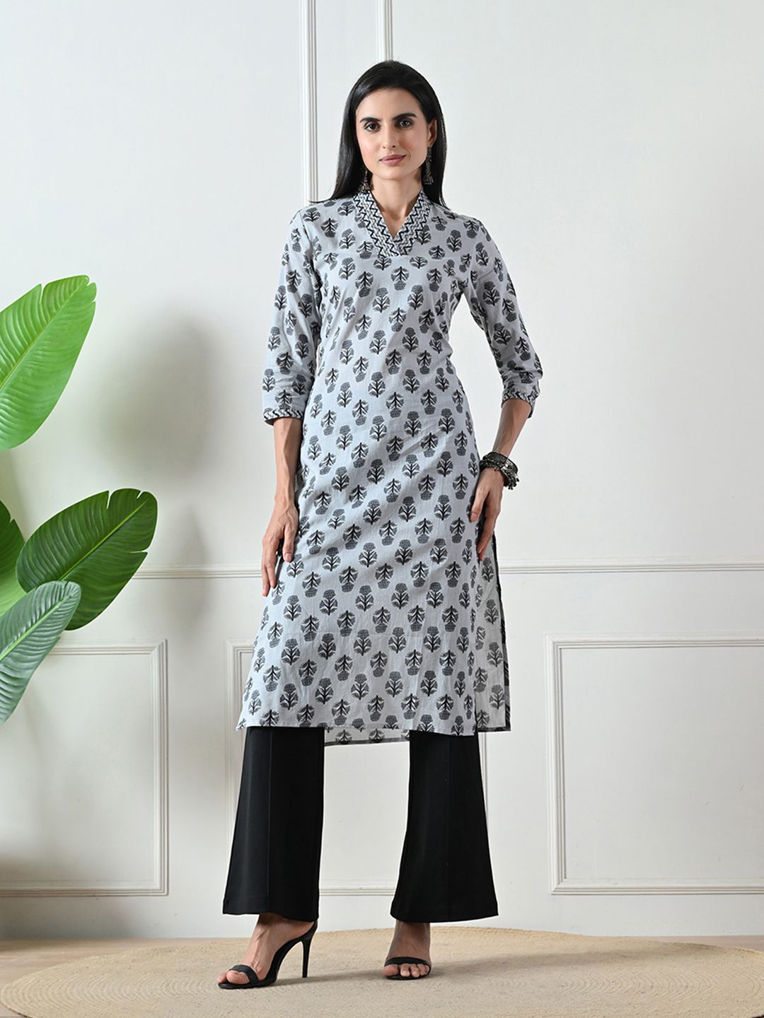Lavantika Women Ethnic Motifs Daily Cotton Straight Kurta