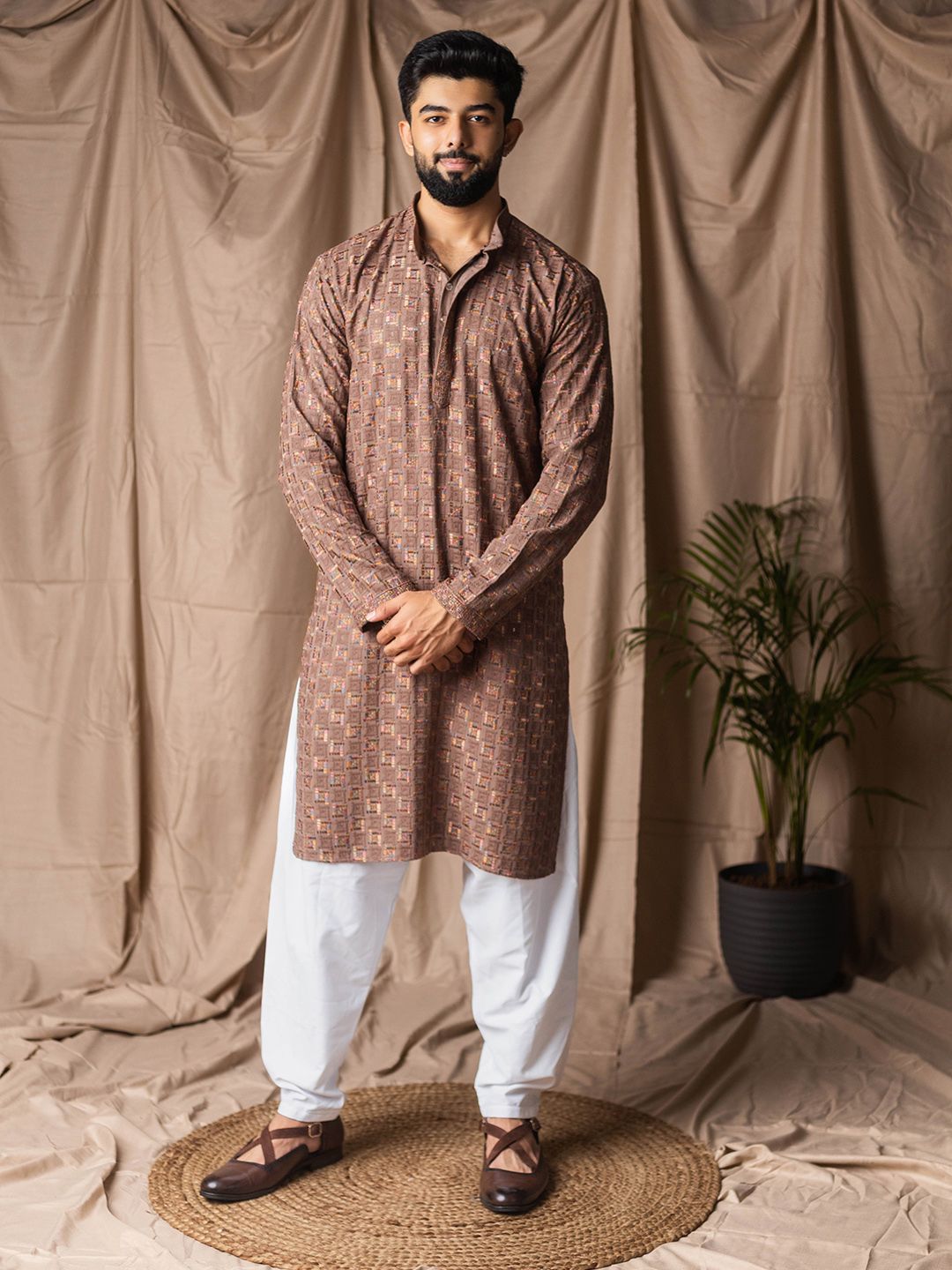 Rawayi Men Embroidered Mandarin Collar Straight Kurta