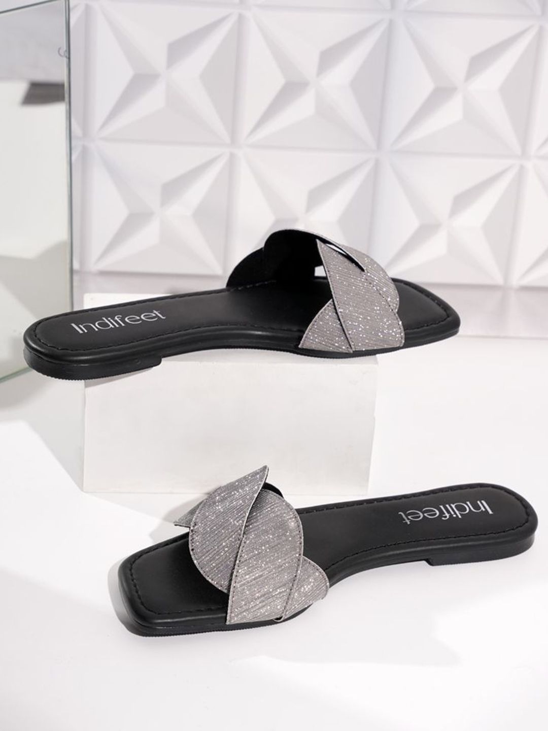 Indifeet Women Embellished Open Toe Flats