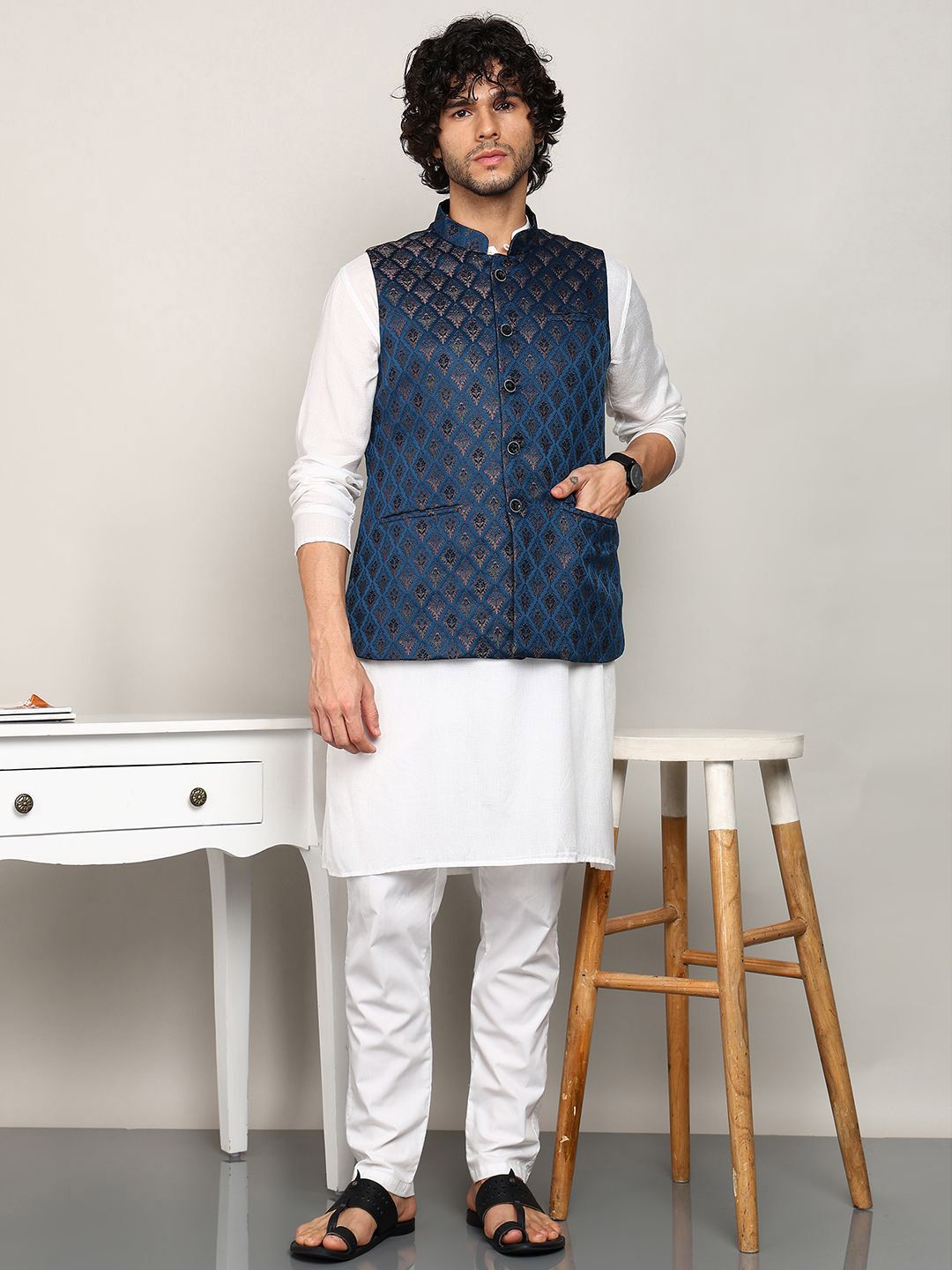 House of Pataudi Men Woven Design Mandarin Collar Nehru Jacket