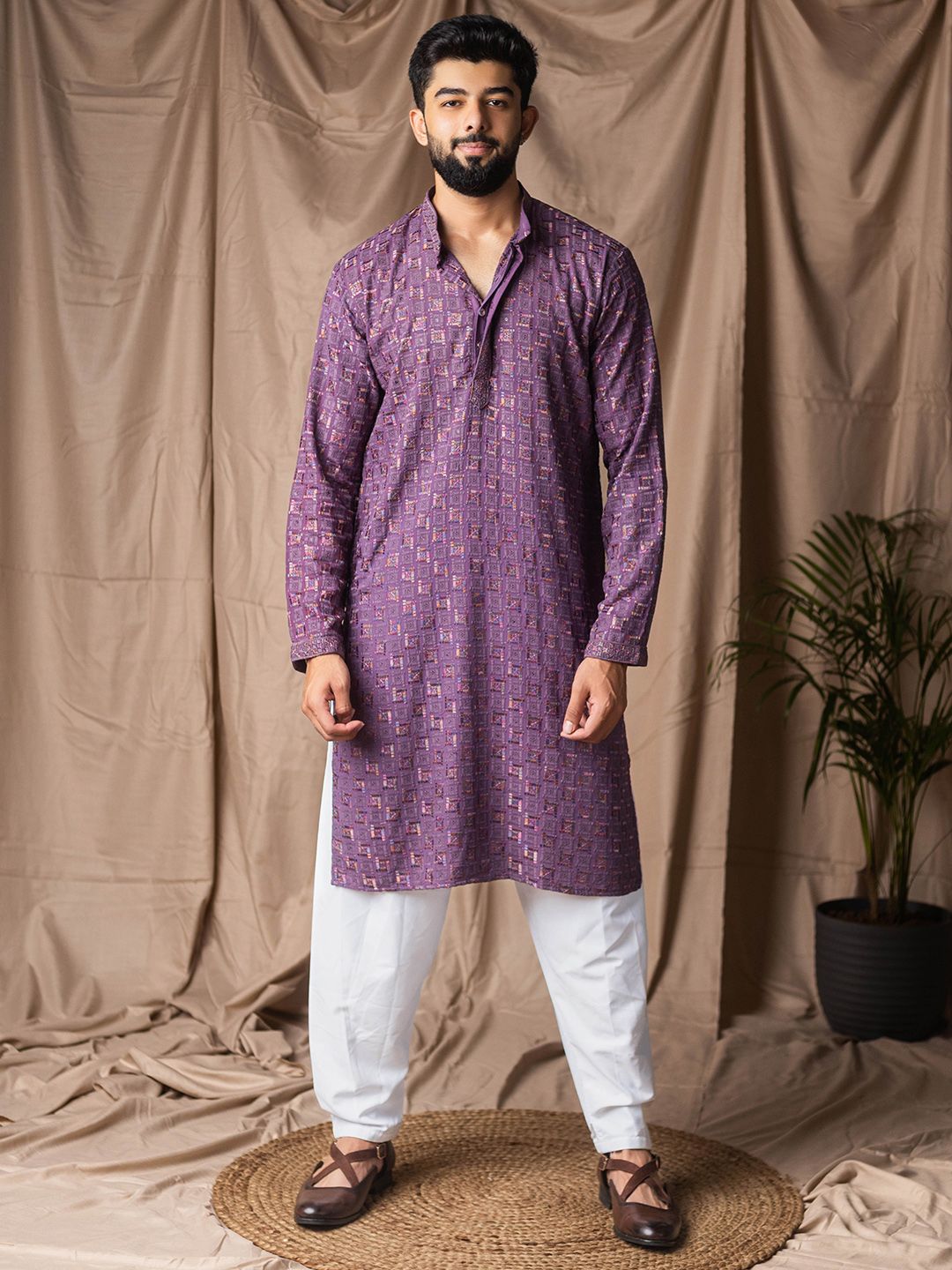 Rawayi Geometric Embroidered Mandarin Collar Zari Straight Kurta