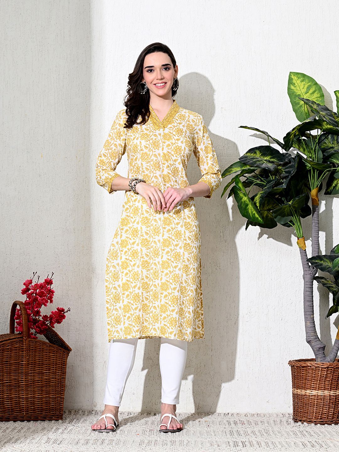 Lavantika Floral Printed V-Neck Straight Cotton Kurta
