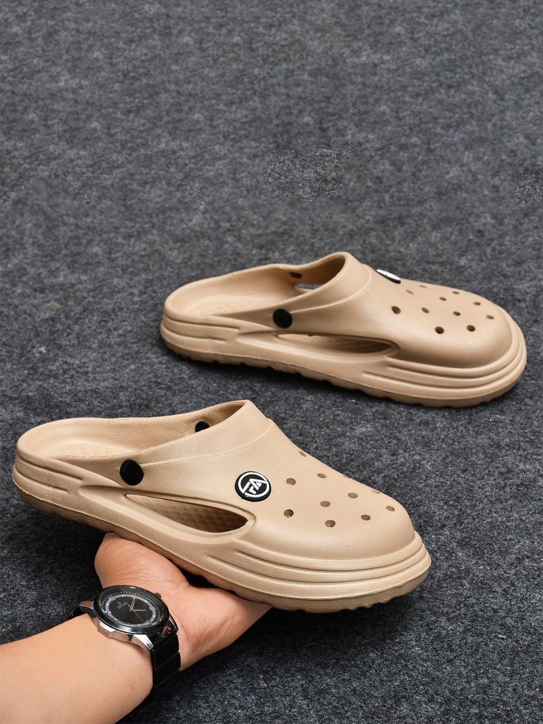 Feel alive Men Set Of 4 Ultra-Comfortable & Lightweight Thong Flip-Flops & Clogs