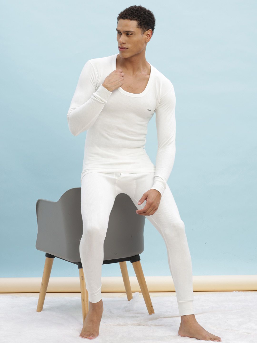 Dollar Ultra Men White Solid Thermal Set