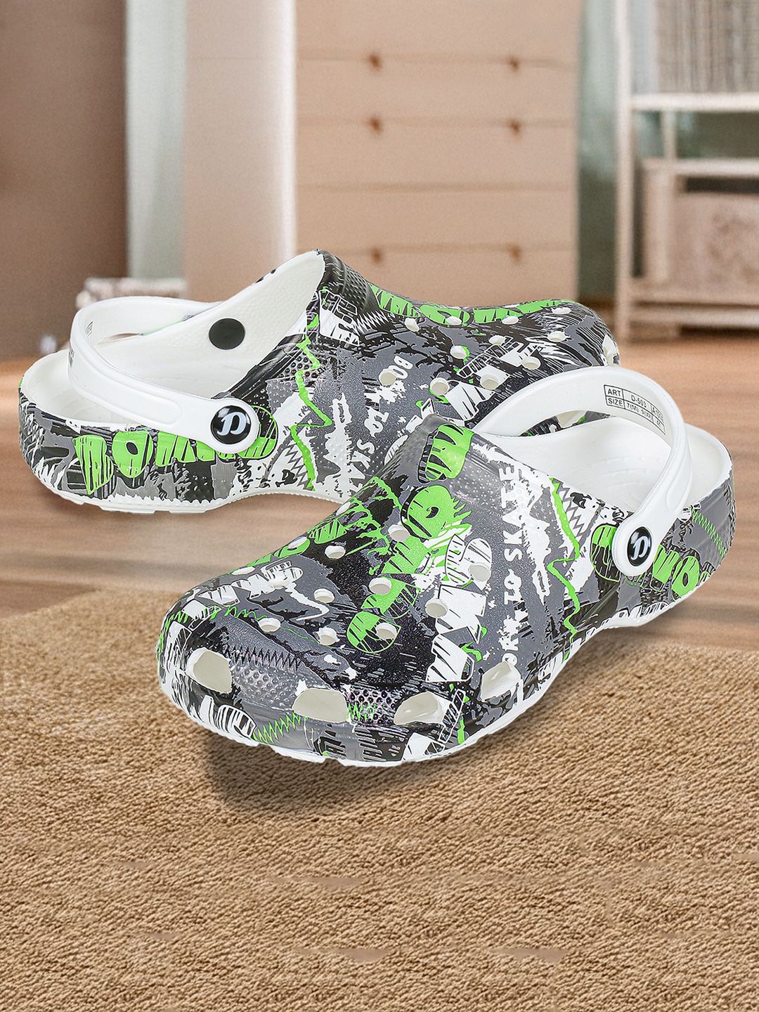 DOCTOR EXTRA SOFT Men Printed Croslite Clogs