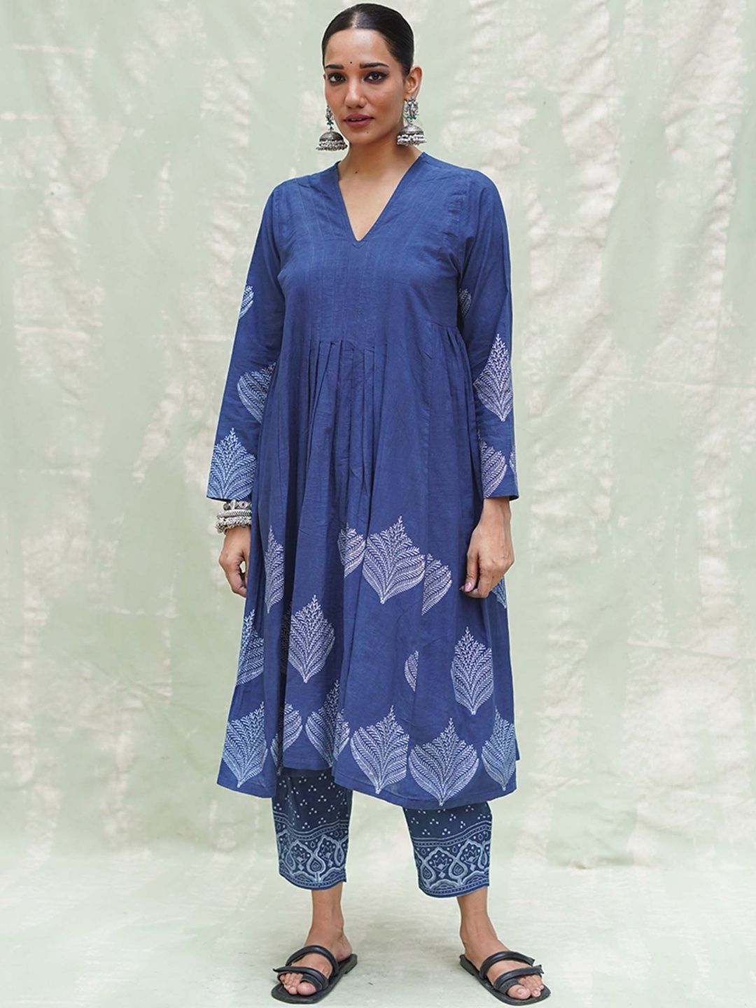 Chidiyaa Printed V-Neck Pure Cotton Kurti