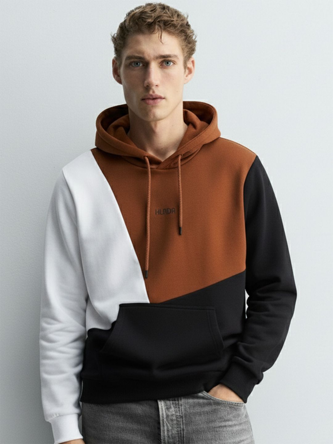 HIGHLANDER Men White & Brown Colourblocked Hooded Sweatshirt