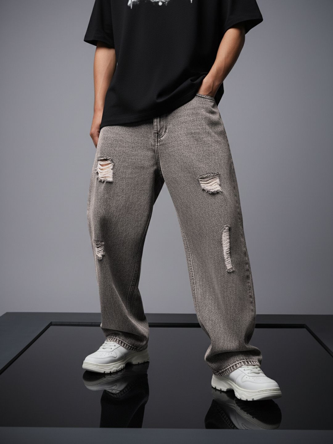 SOKO STREET Men Pure Cotton Oversized Fit Mildly Distressed Heavy Fade Jeans