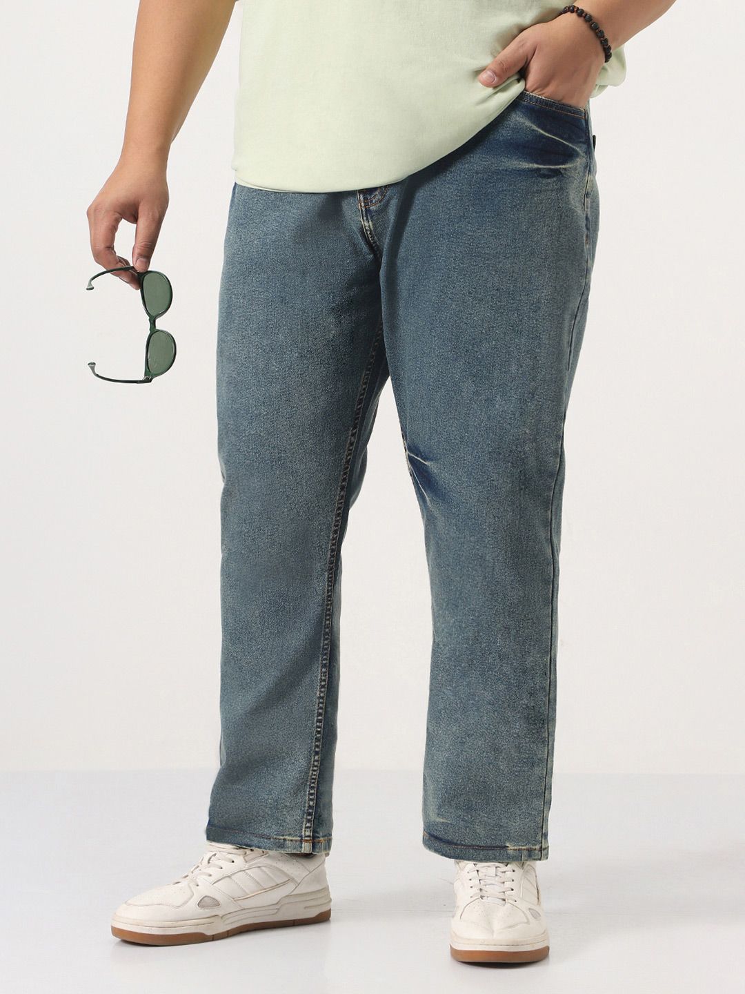 Urbano Plus Men Mid-Rise Straight Fit Heavy Washed Jeans Stretchable